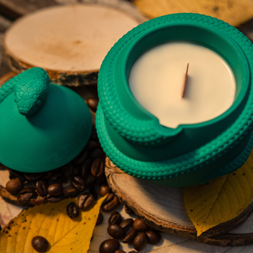 "Emerald Calm" Premium Candle