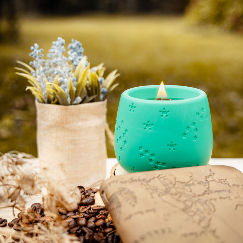 "Green Silence" premium candle
