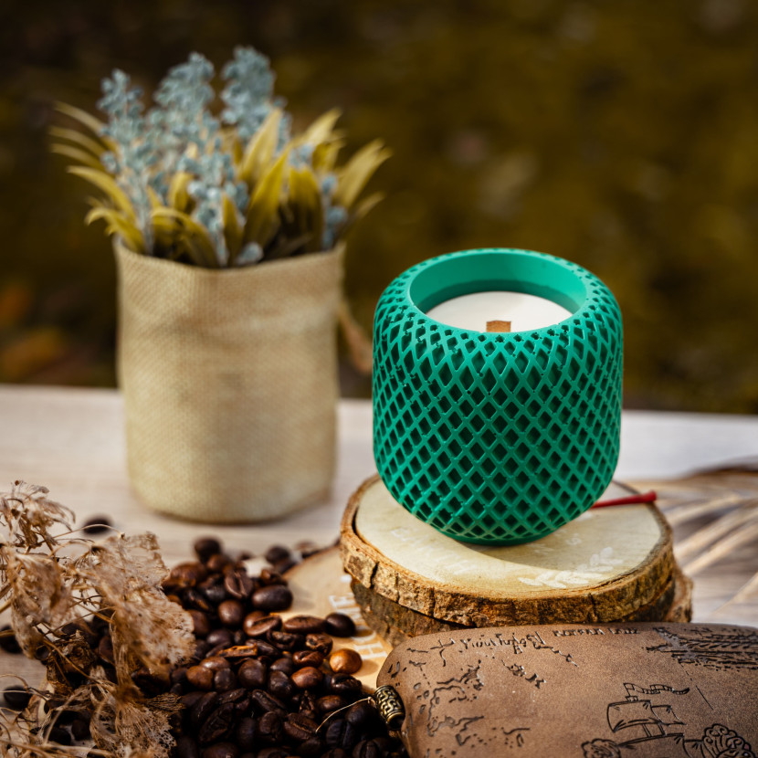 "Emerald Grid" decorative scented candle