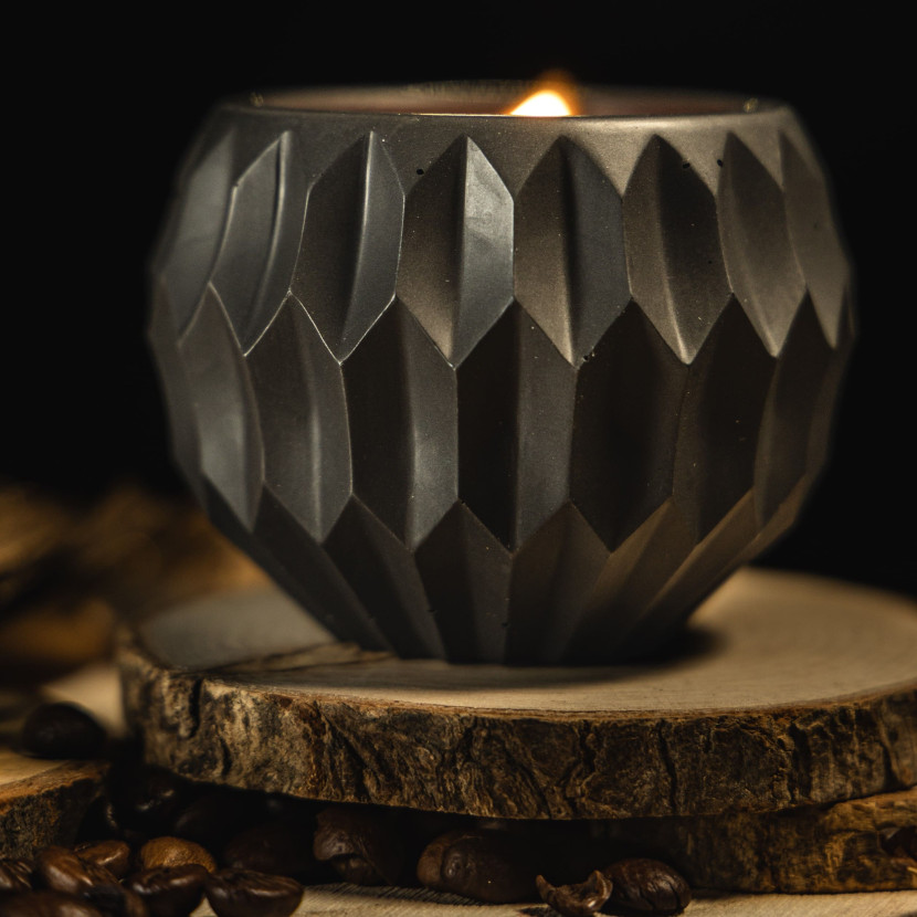 Premium candle "Midnight Geometry"