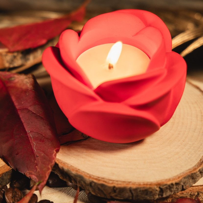 "Crimson Rose" premium candle