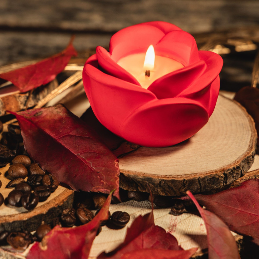"Crimson Rose" premium candle