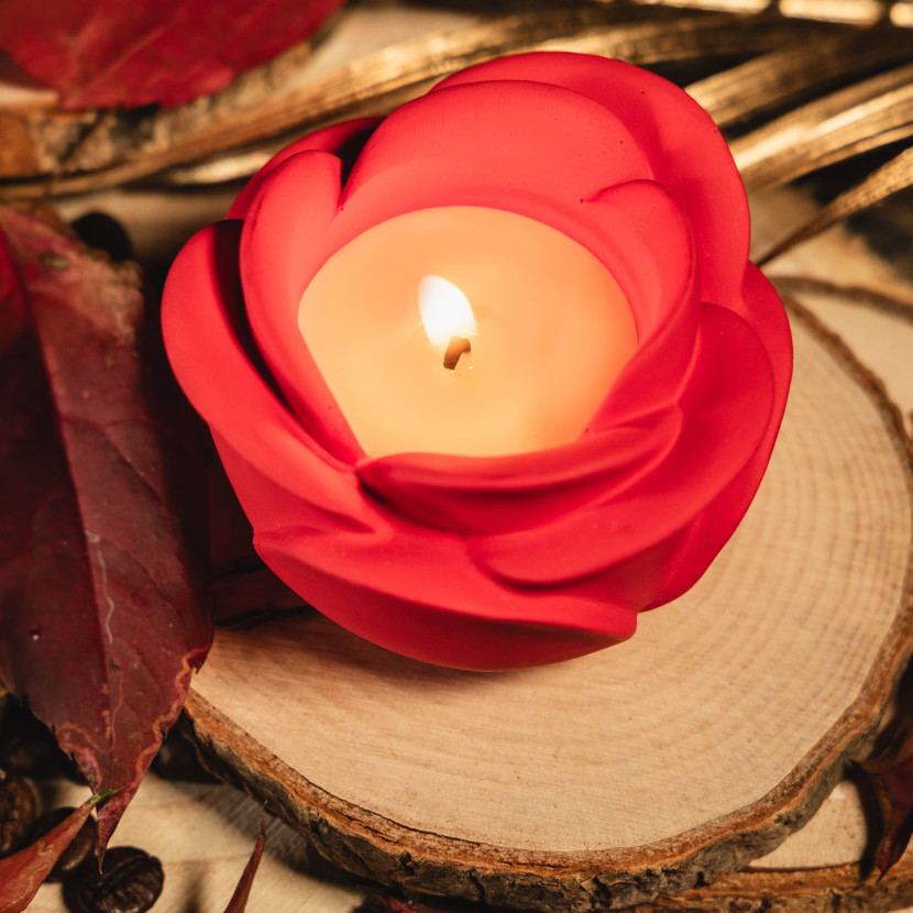 "Crimson Rose" premium candle