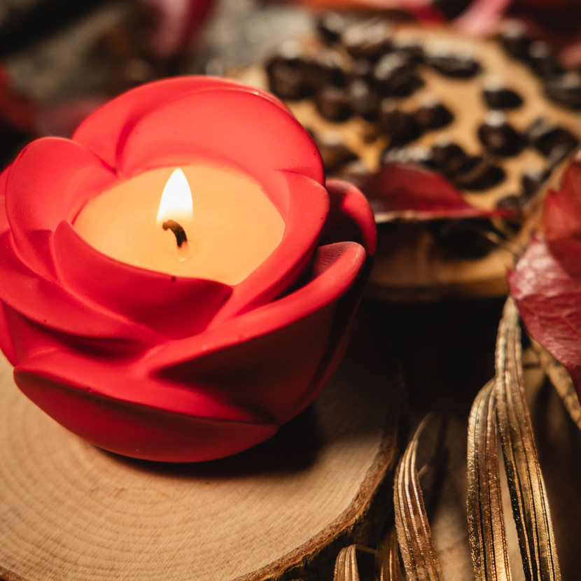"Crimson Rose" premium candle
