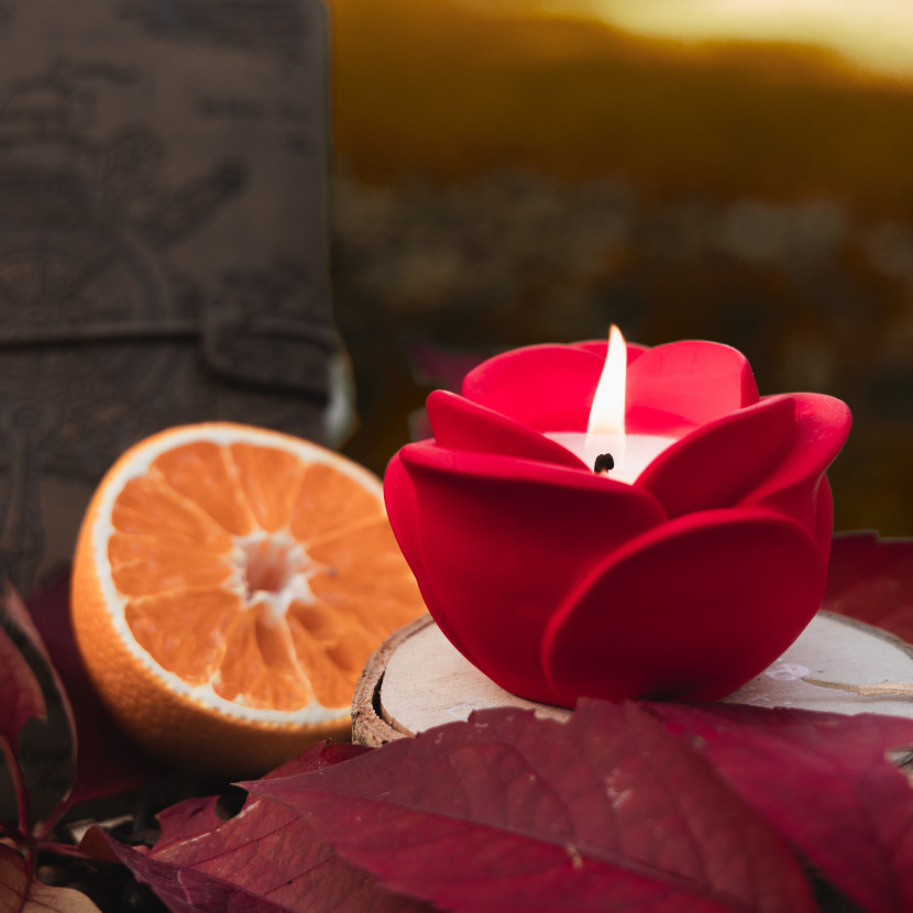 "Crimson Rose" premium candle