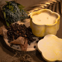 "Golden Glow" premium candle